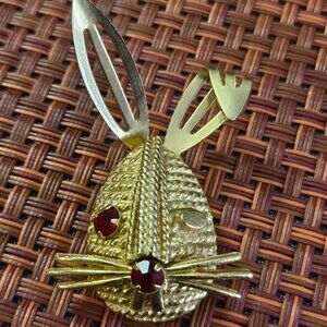Vintage Sarah Coventry Winking Rabbit Brooch